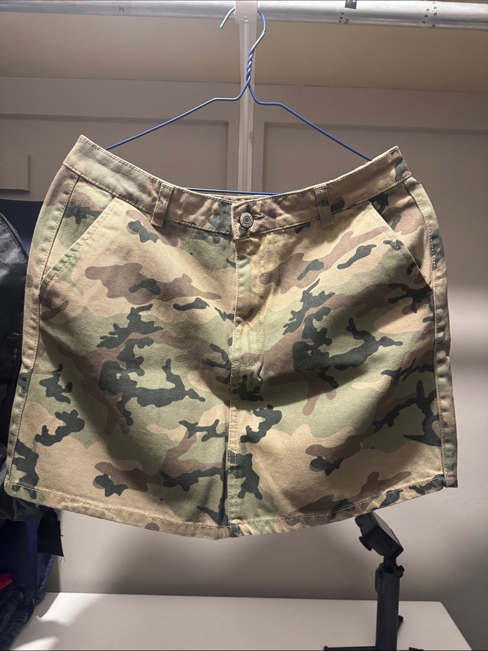 Women’s Camo Utility Shorts - Olive Green.